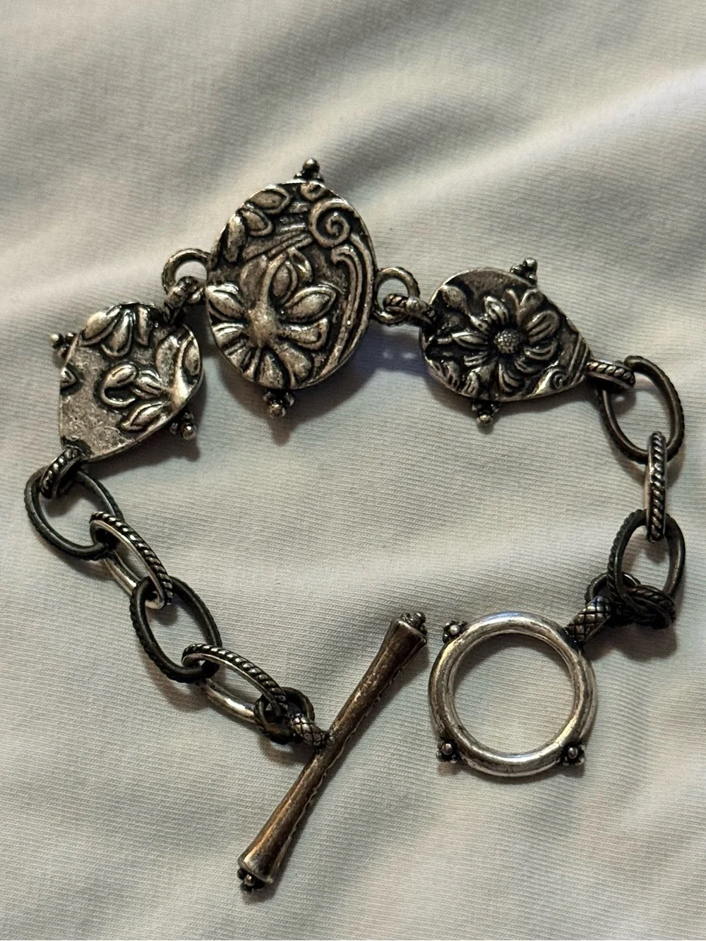 Lucky Brand Silver Tone Dual Side Floral Toggle Chain Bracelet, Signed, Metal